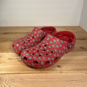 Vineyard Vines Crocs Unisex Classic Holiday Clog White/Red Men's 10, Women's 12